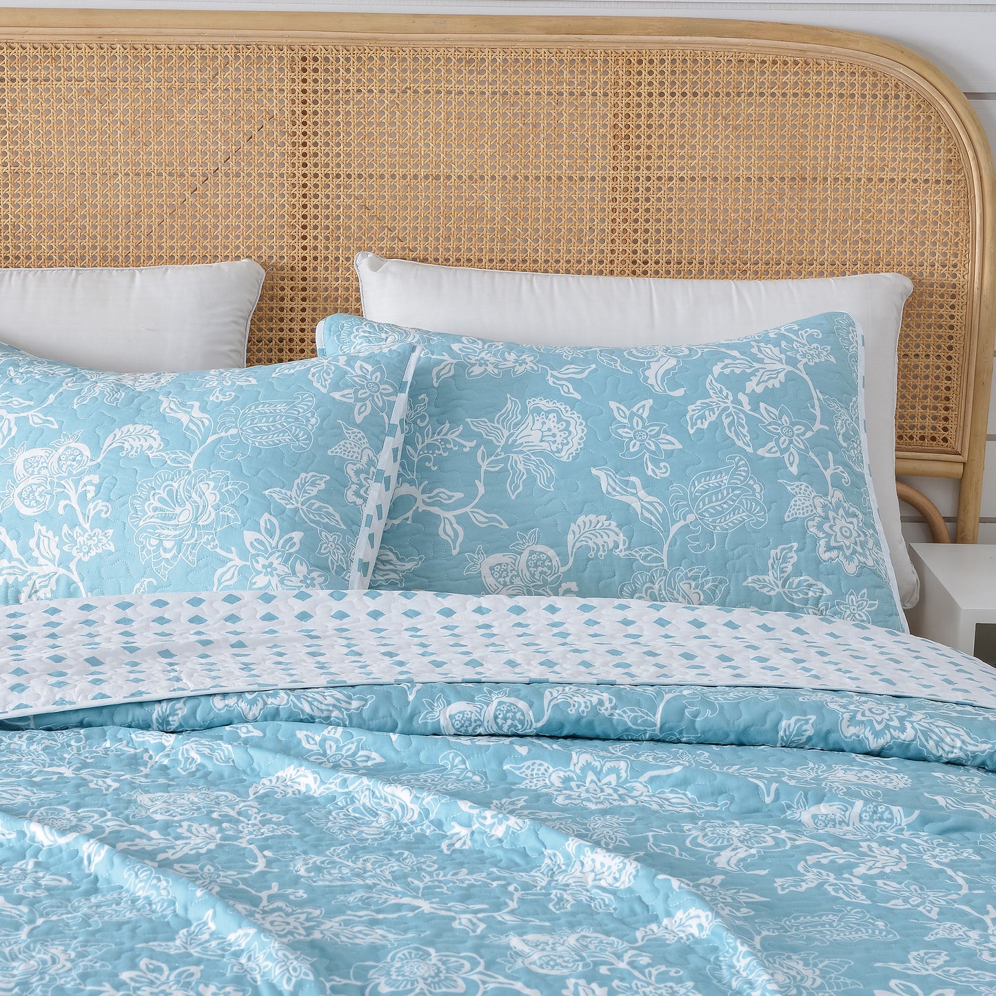 3-Piece Floral Quilt - Emma Collection