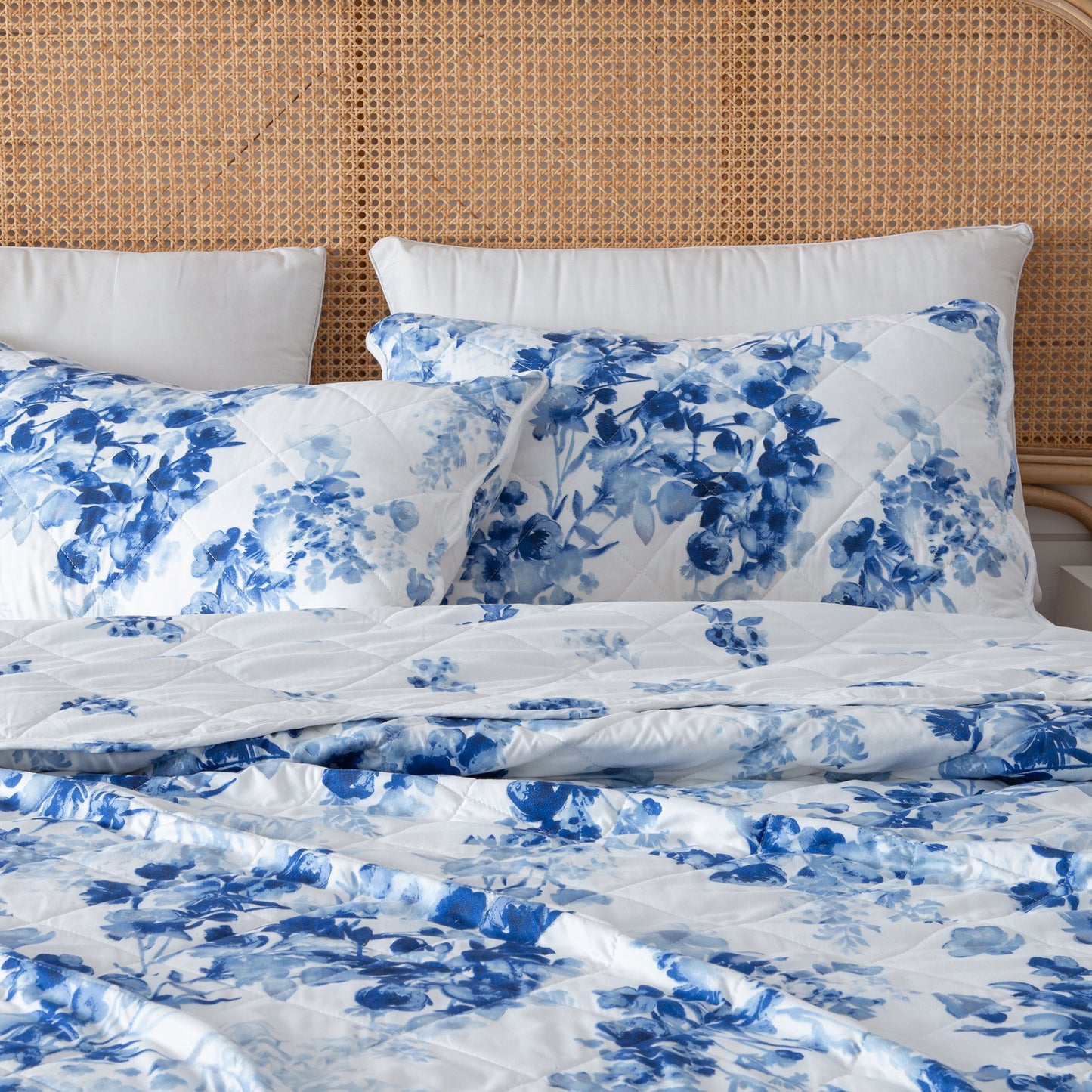 Watercolor Leaves 3 Piece Quilt Set - Jacqueline Collection