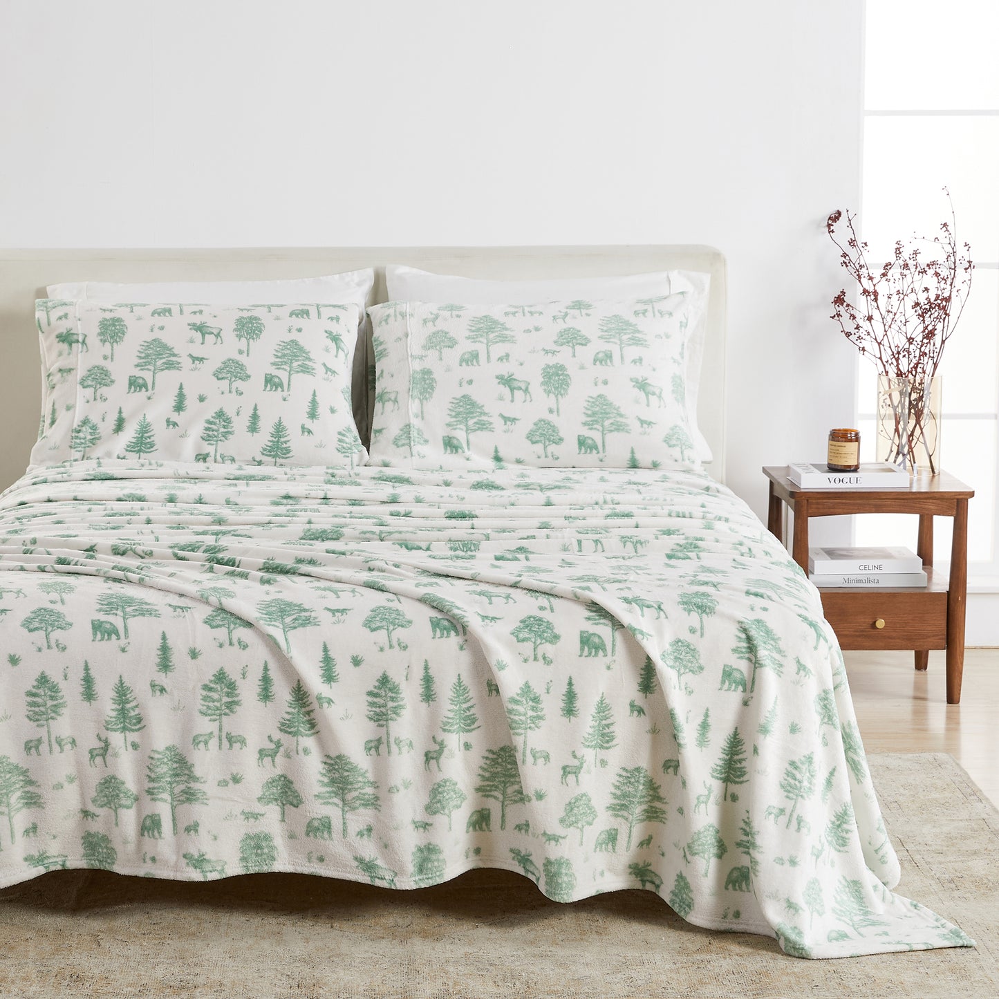 4-Piece Winter Printed Plush Sheet - Velvet Luxe Collection