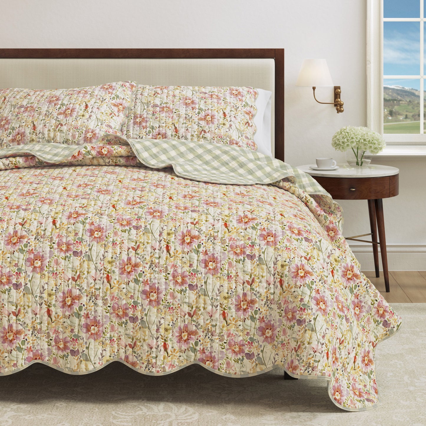 Floral Scalloped Quilt Set - Garden Blooms Collection