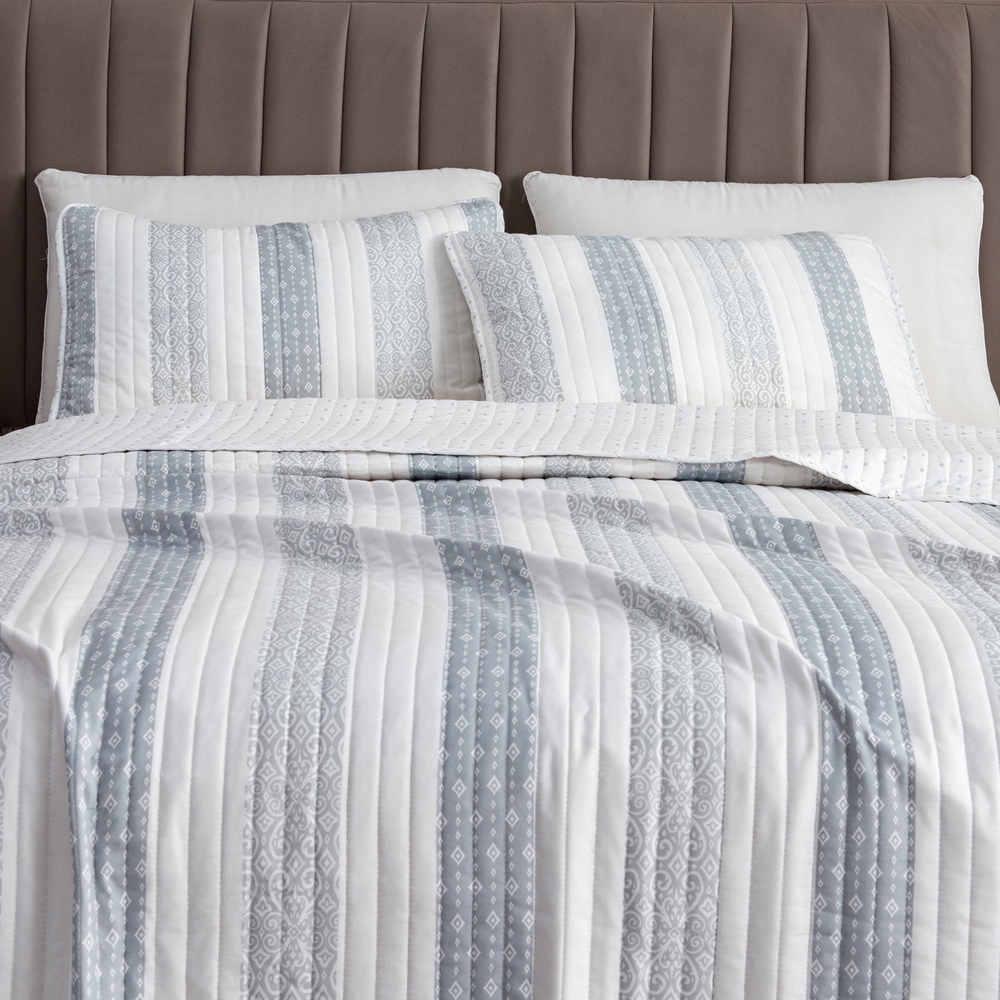 3-Piece Stripe Quilt - Adele Collection