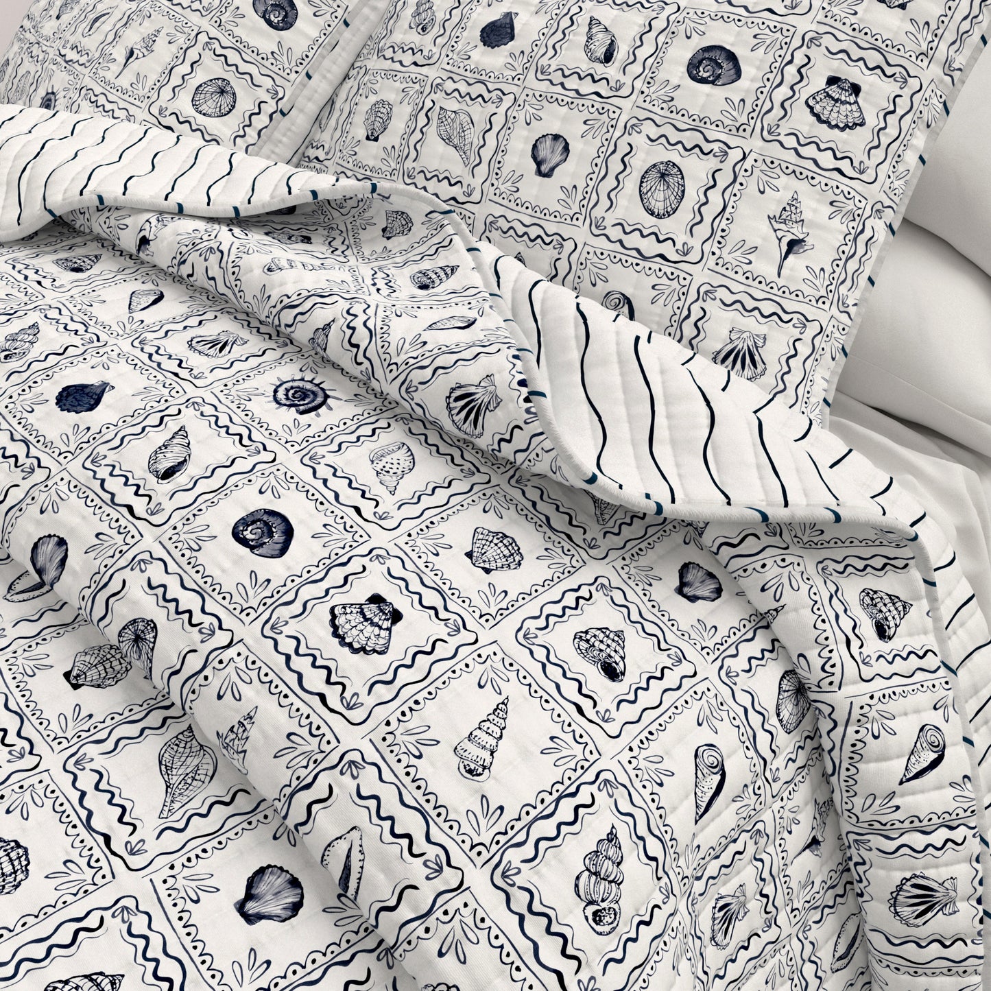 Seashell Tile Coastal Quilt Set