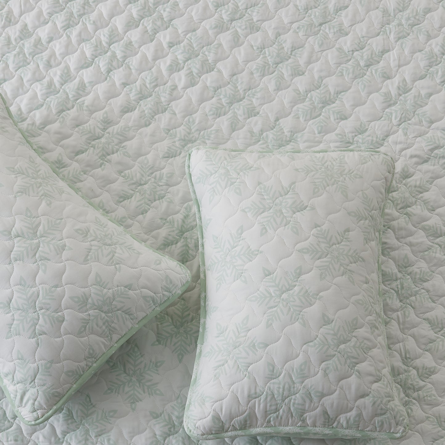 3 Piece Large Snowflake Quilt - Noemi Collection