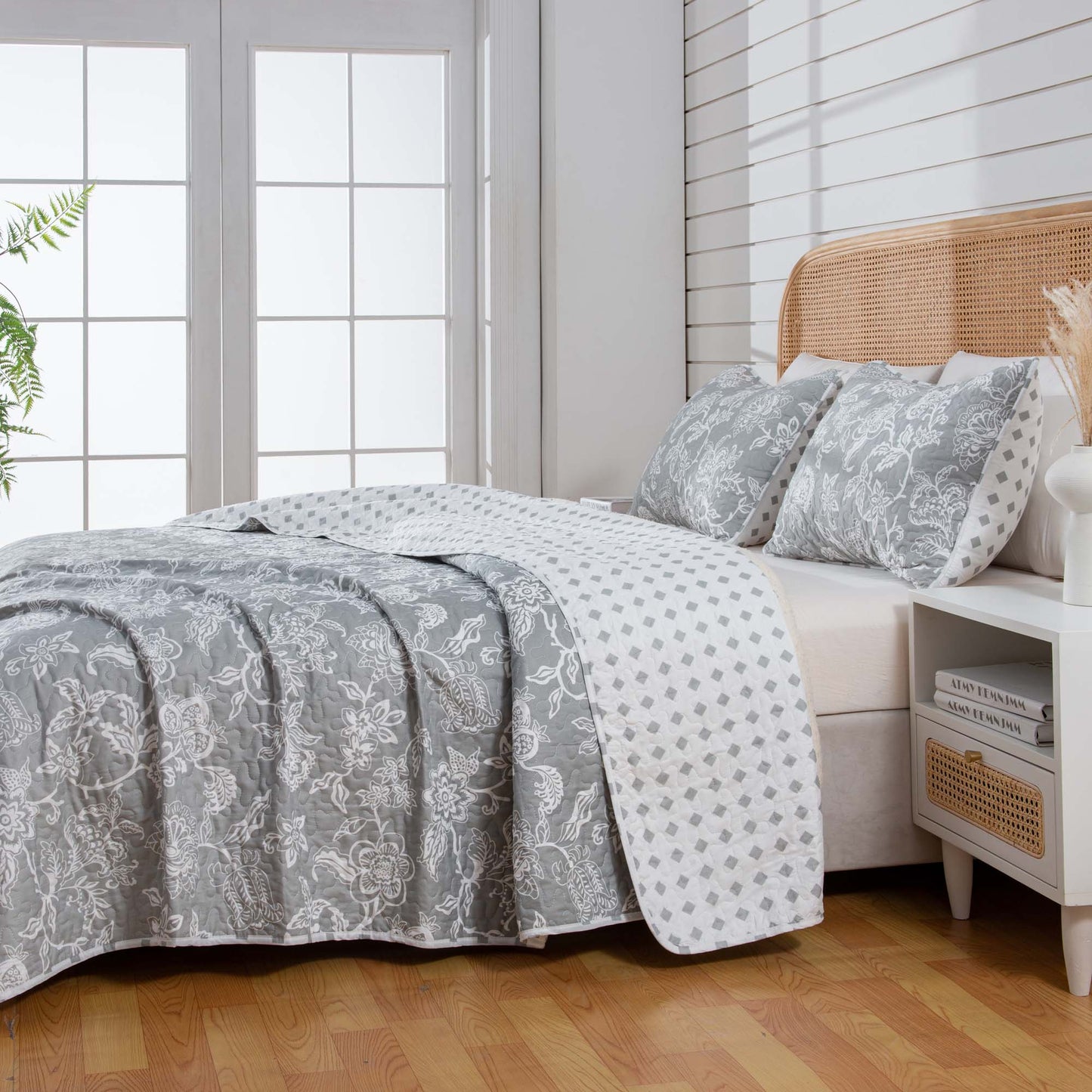 3-Piece Floral Quilt - Emma Collection