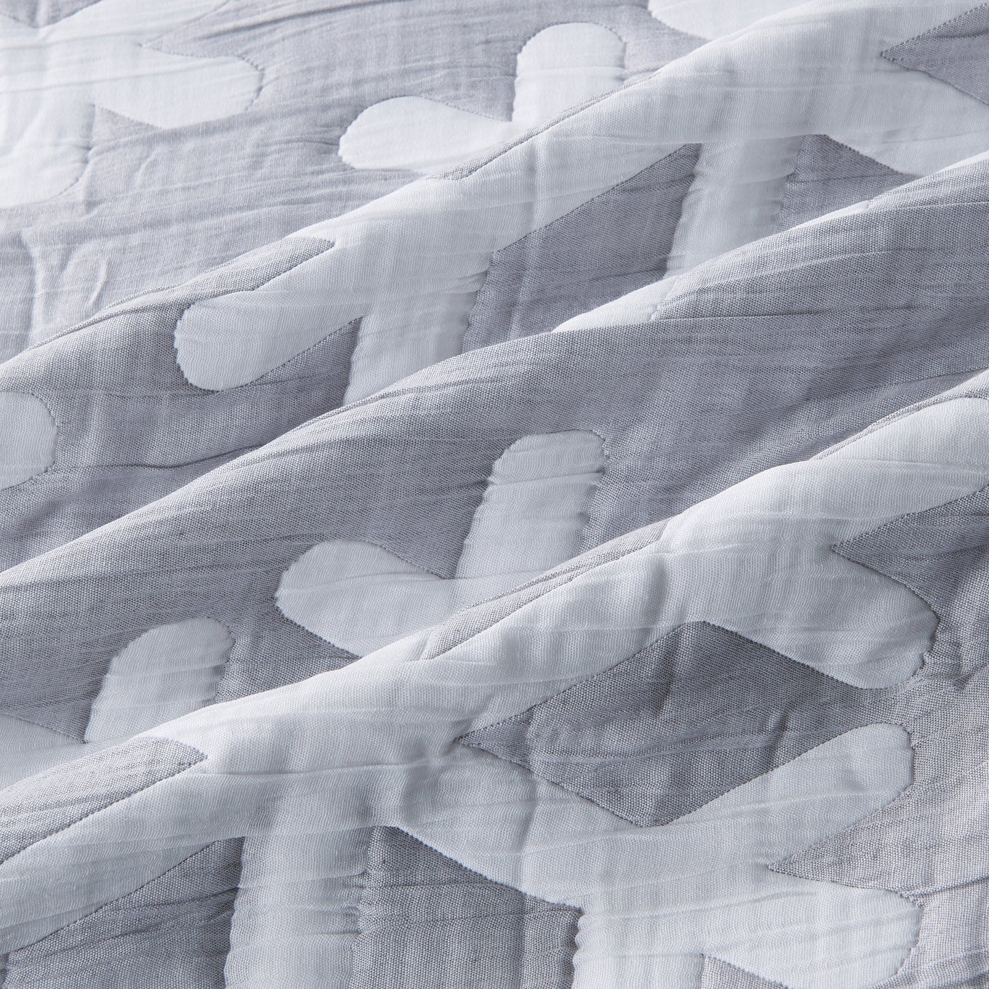 Matelassé Snowflake Quilt Set - Nino Collection