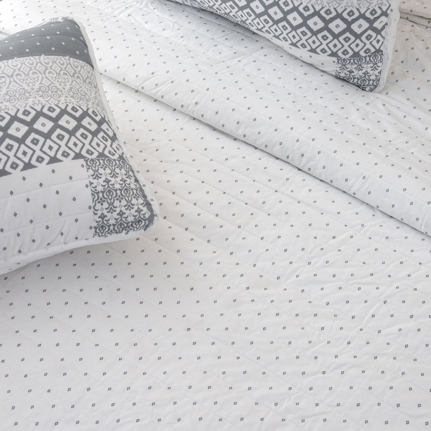 3-Piece Stripe Quilt - Dorothea Collection