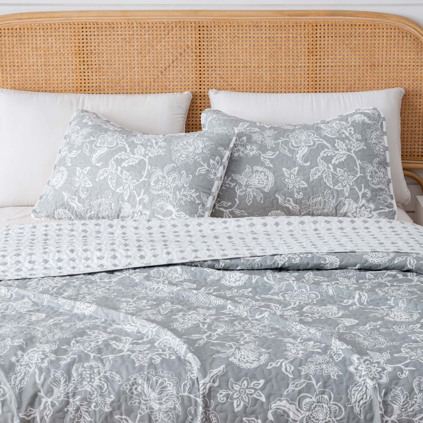 3-Piece Floral Quilt - Emma Collection