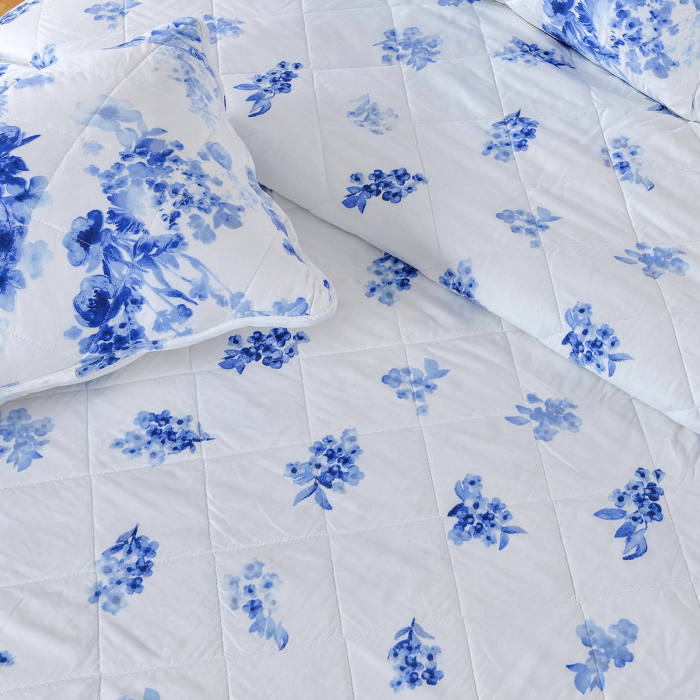 Watercolor Leaves 3 Piece Quilt Set - Jacqueline Collection