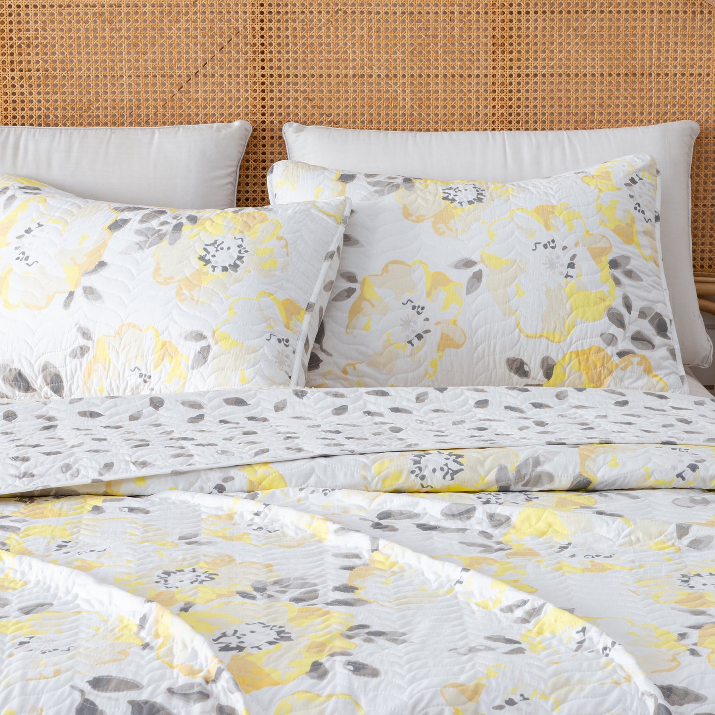 Helene Collection Floral Quilt Set