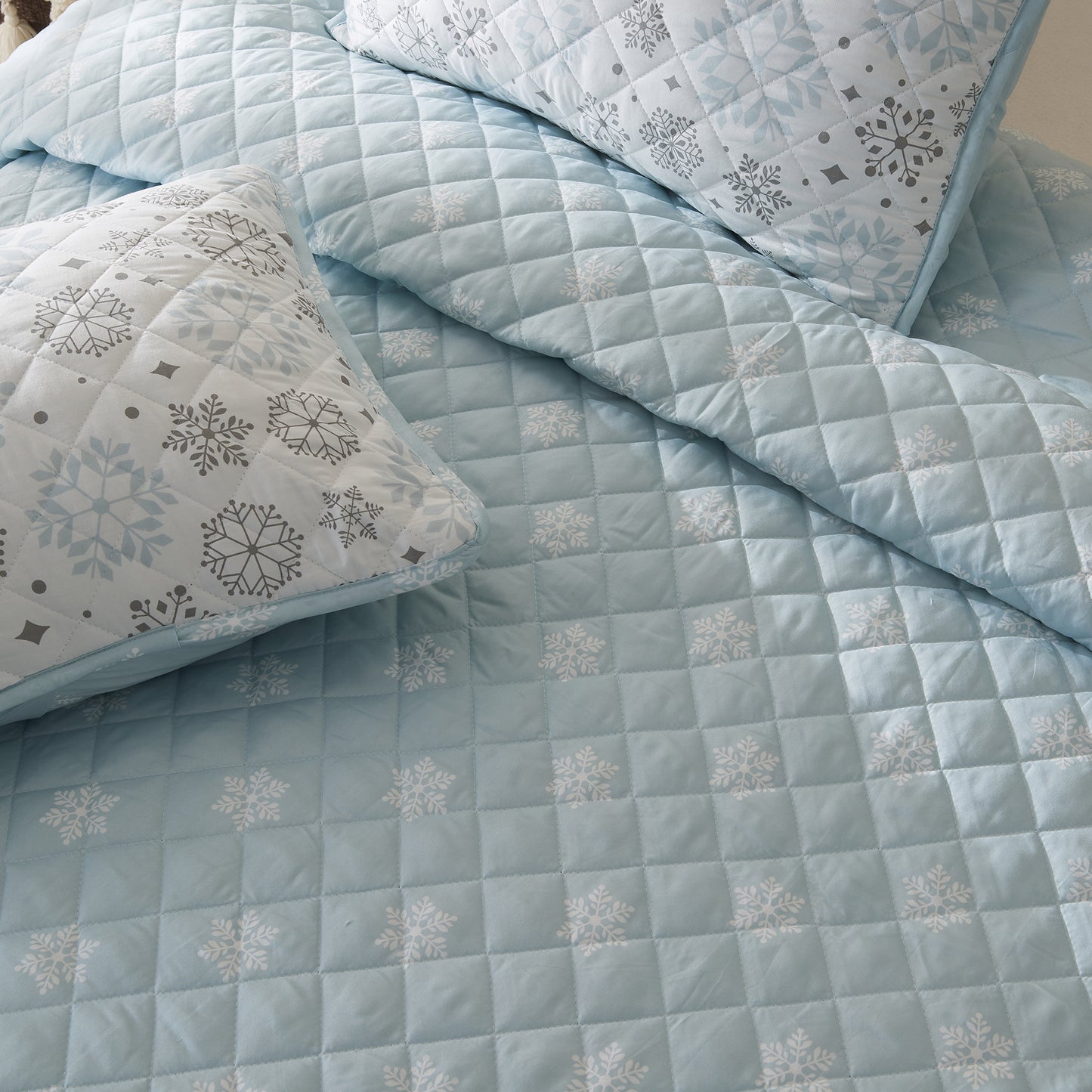 3 Piece Snowflake Quilt - Nova Collection