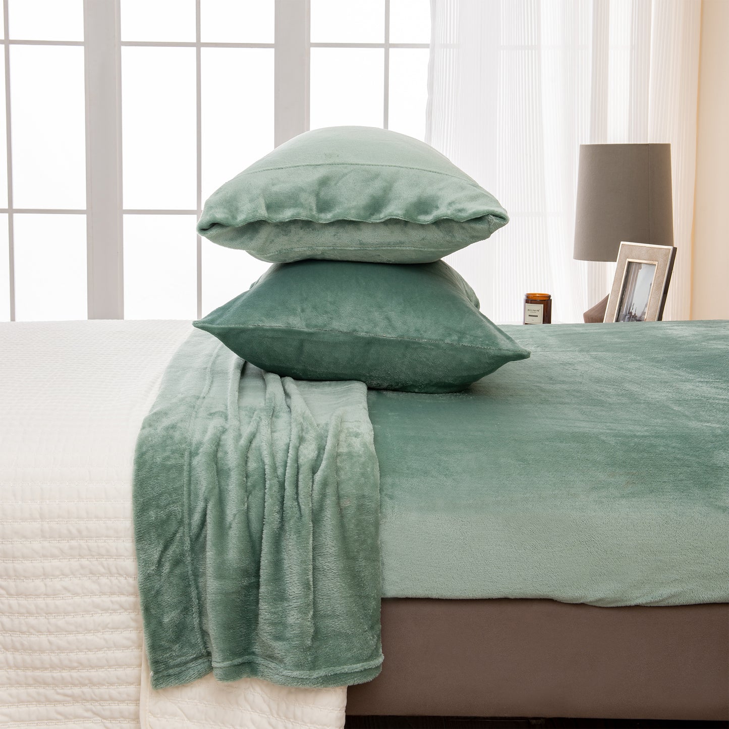 4-Piece Solid Plush Sheet - Velvet Luxe Collection