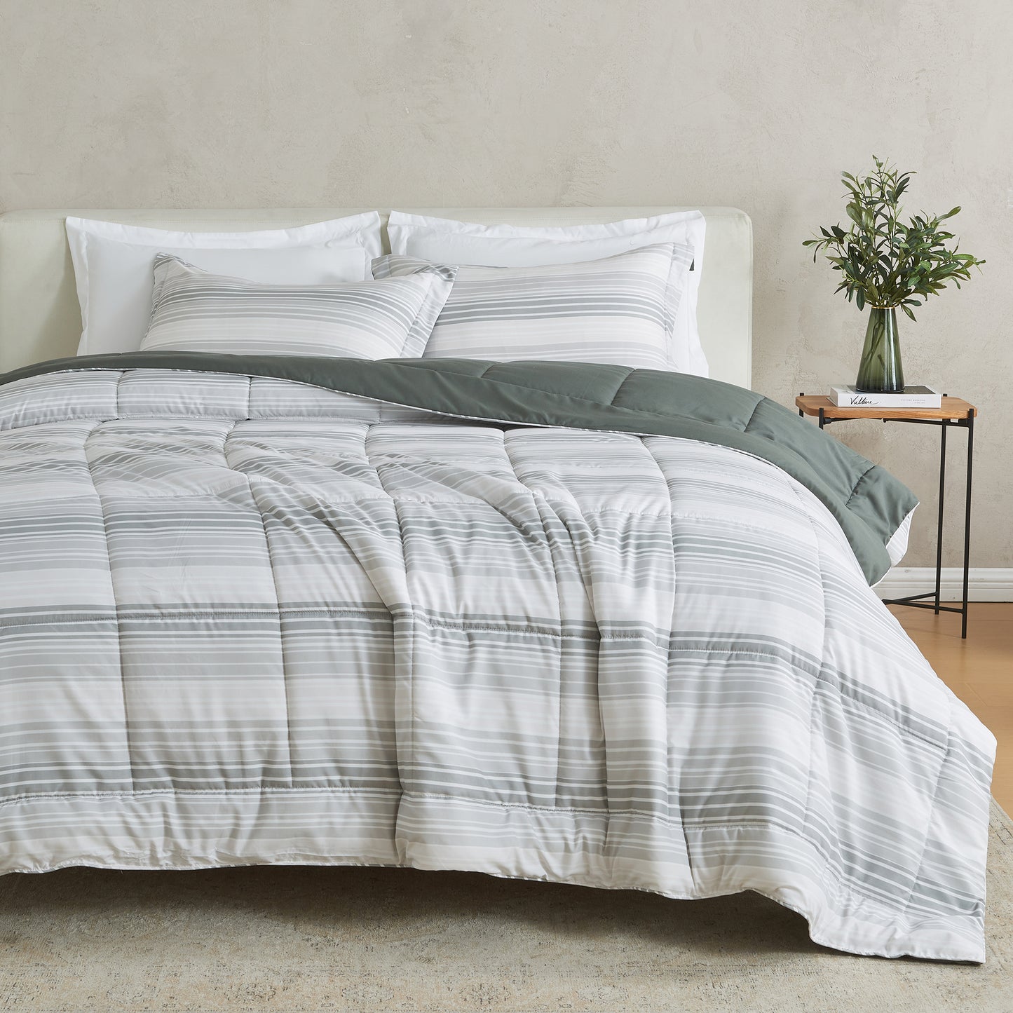 Reversible Christmas Comforter and Sham Set - Holiday / Lodge Odette Collection