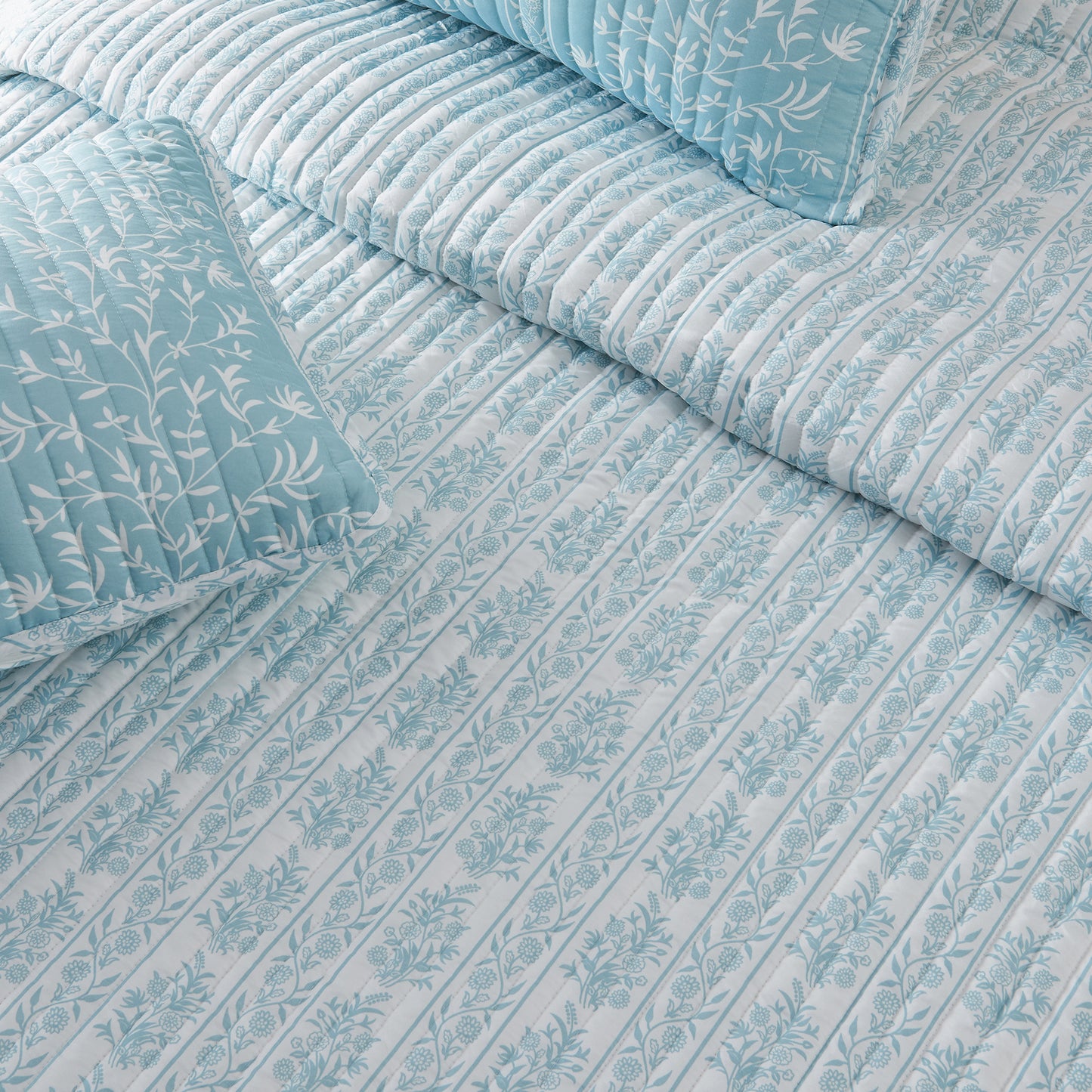Blue Floral Quilt Set - Senna Collection